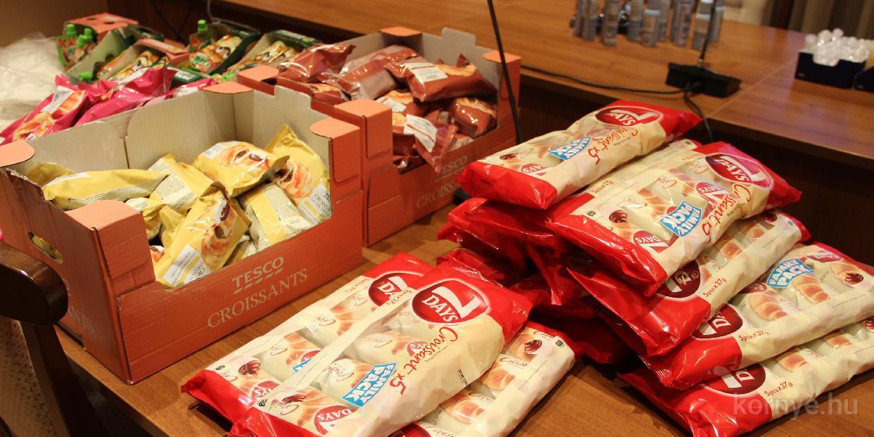 ADOMÁNYGYŰJTÉS a háború elől menekülők megsegítéséért!