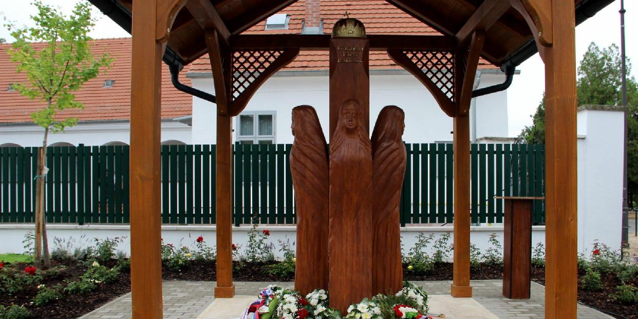 Az otthonainkban is emlékezzünk
