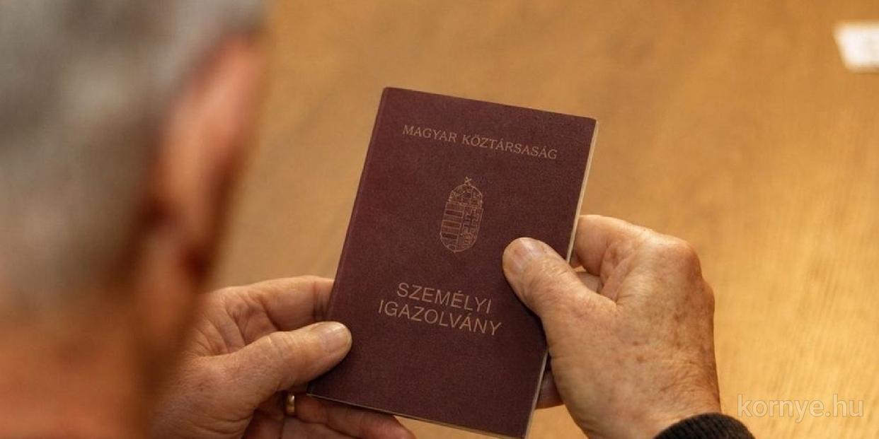 Augusztusban érvényüket vesztik a régi, könyv formátumú személyazonosító igazolványok 
