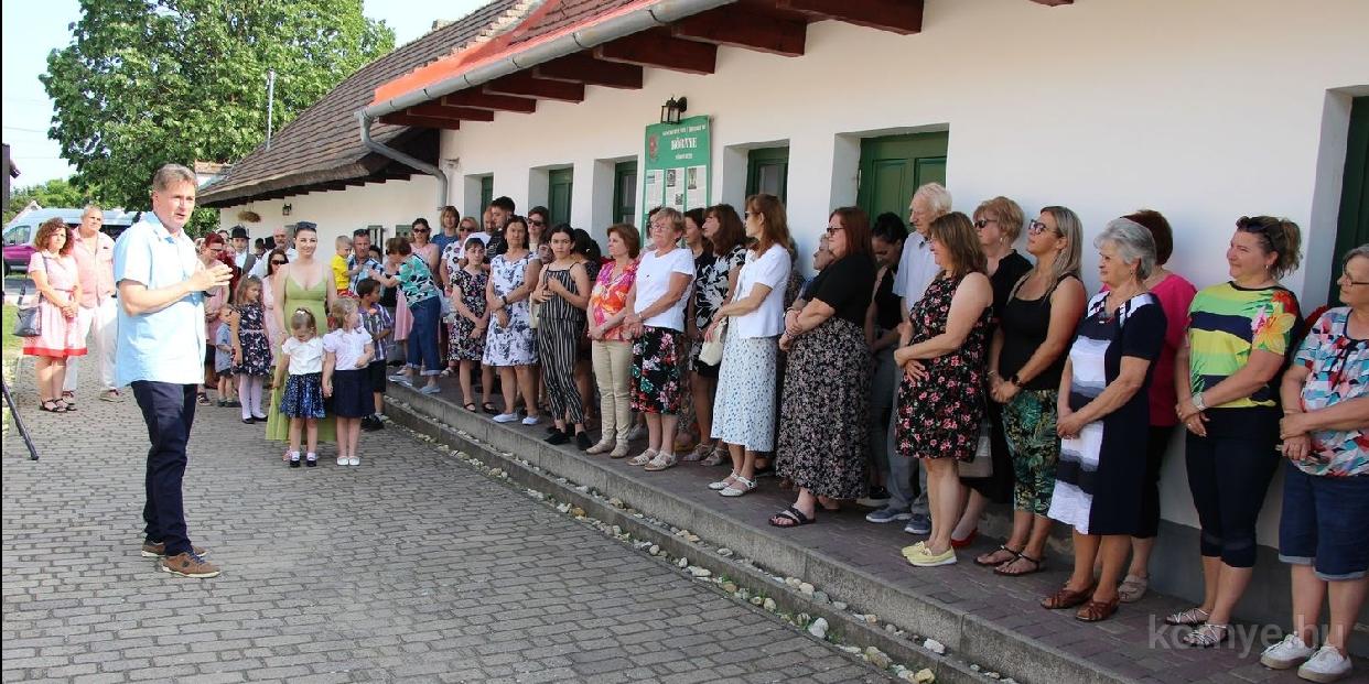 Szívünkben ott hagyja szívének a nyomát…