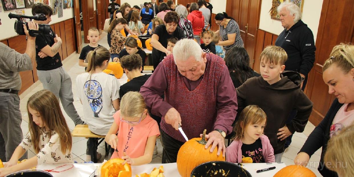 Jubiláló Tökölő és KÜRBIS-SCHNITZE