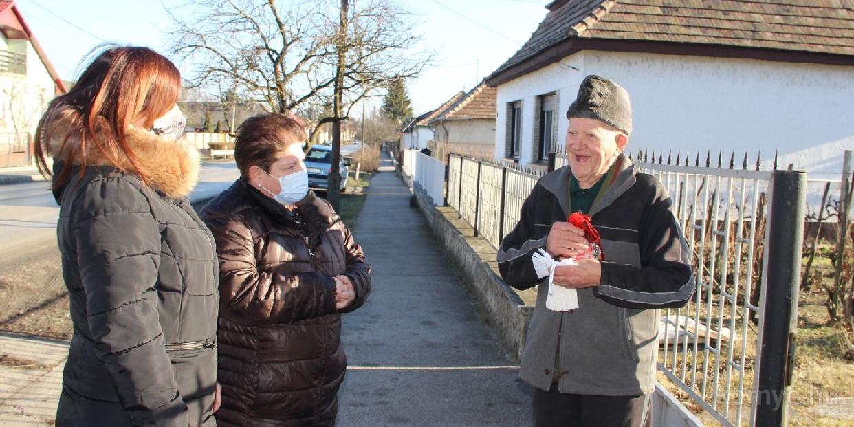 Karácsony üzenete az idősek klubjában…