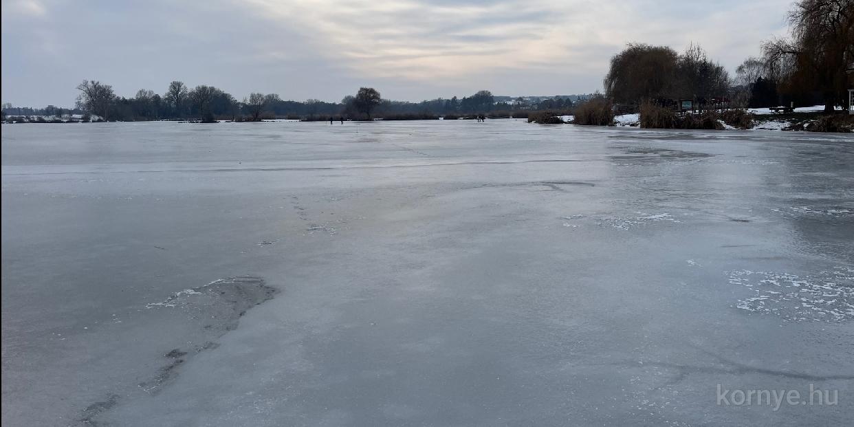 Korcsolyázás – környei tó 