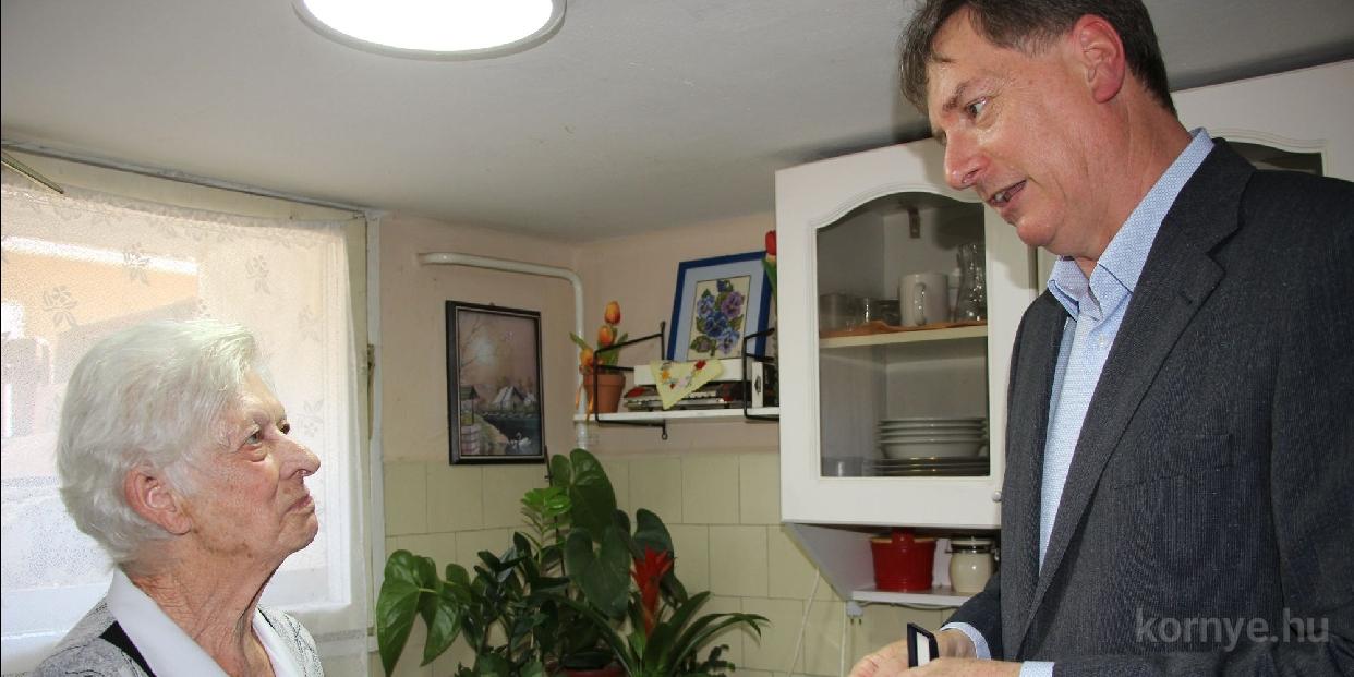 Erzsi néni 90 évesen is hajnalban kel