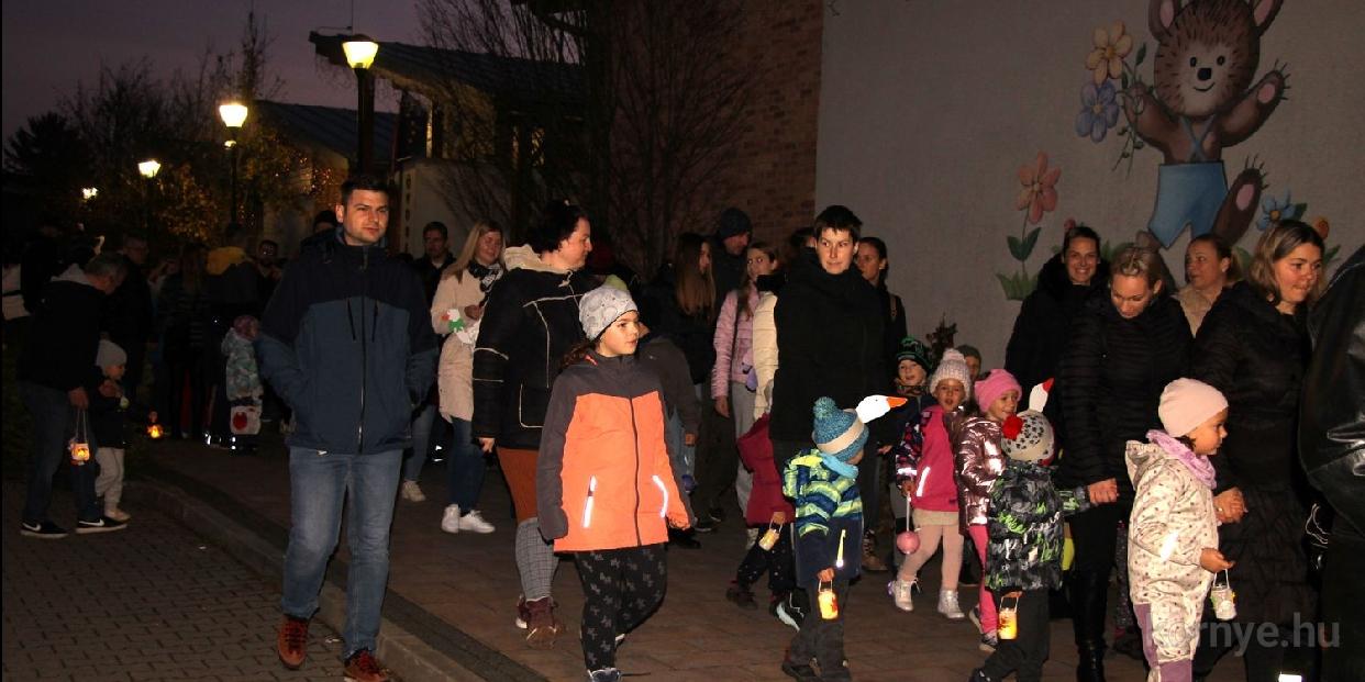 Több száz liba egy sorba…