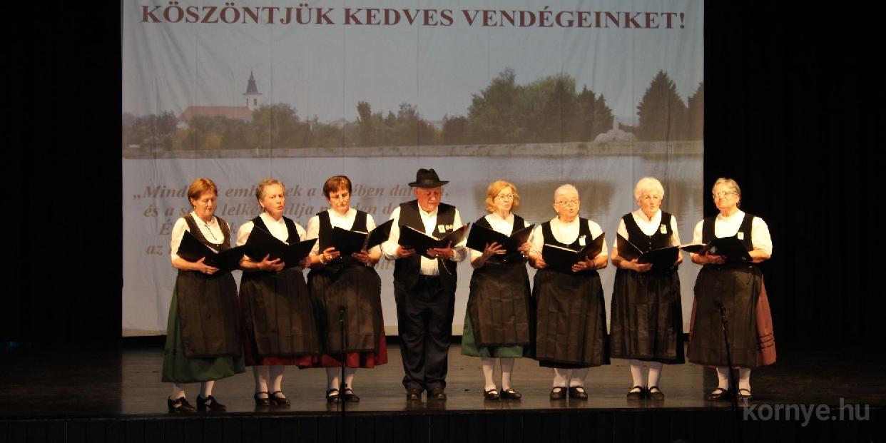 Tavaszköszöntő dalos találkozó