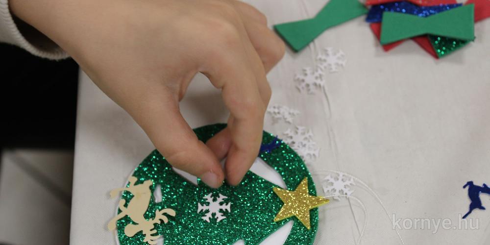 KARÁCSONYI SZÖSZMÖTÖLŐ