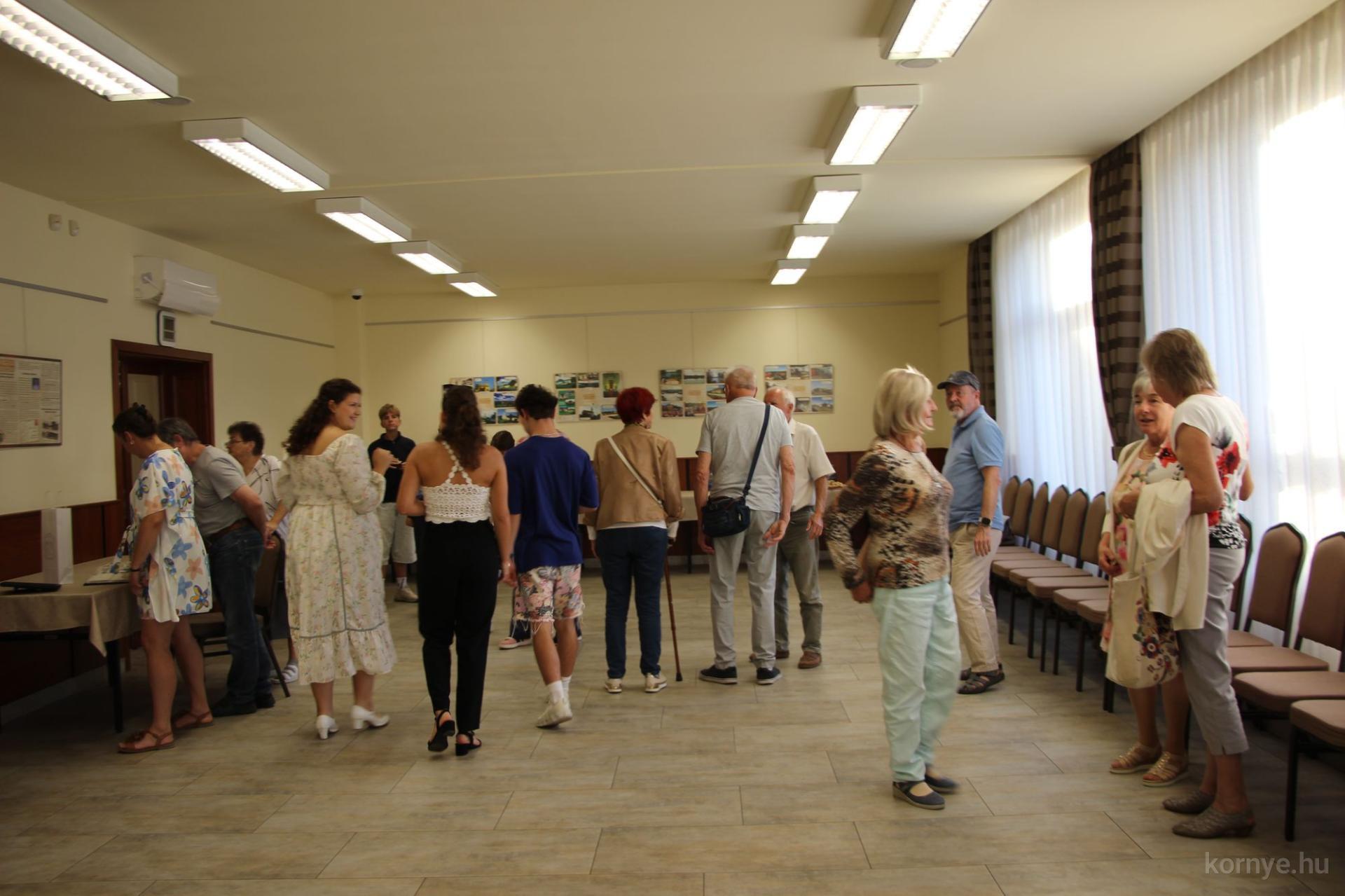 2026-09-18-képeslapkiállítás
