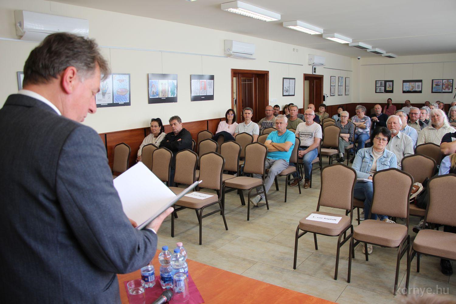 2026-05-18-falugyűlés