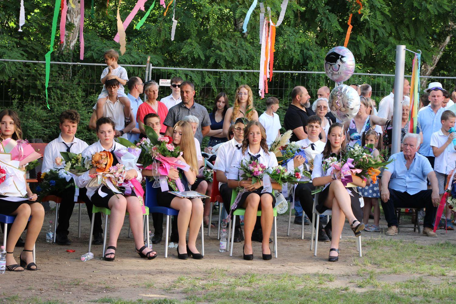 2026-06-19-iskolaballagás