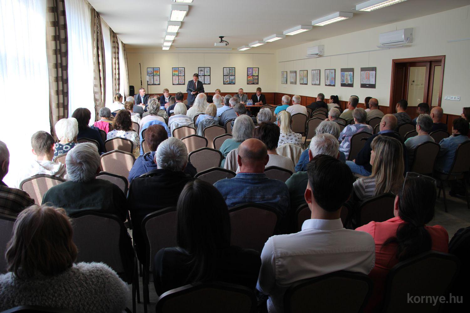2026-05-18-falugyűlés